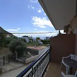 加拉克希亚酒店 Agioi Pandes
