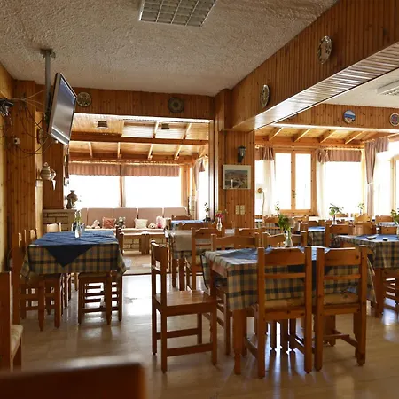 加拉克希亚酒店 Agioi Pandes